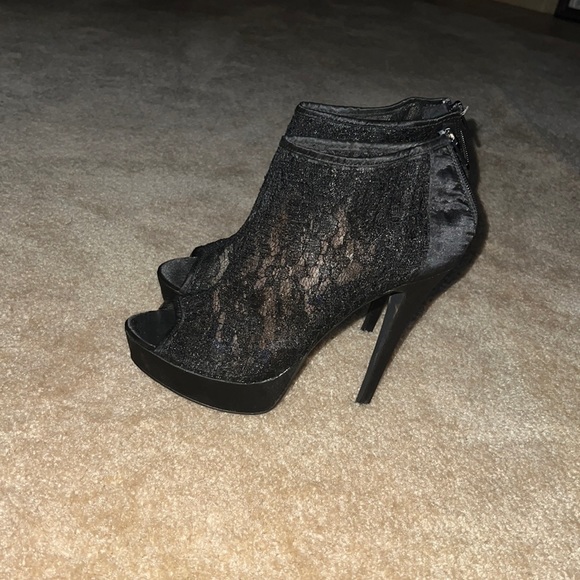 Lace booties - Picture 3 of 14